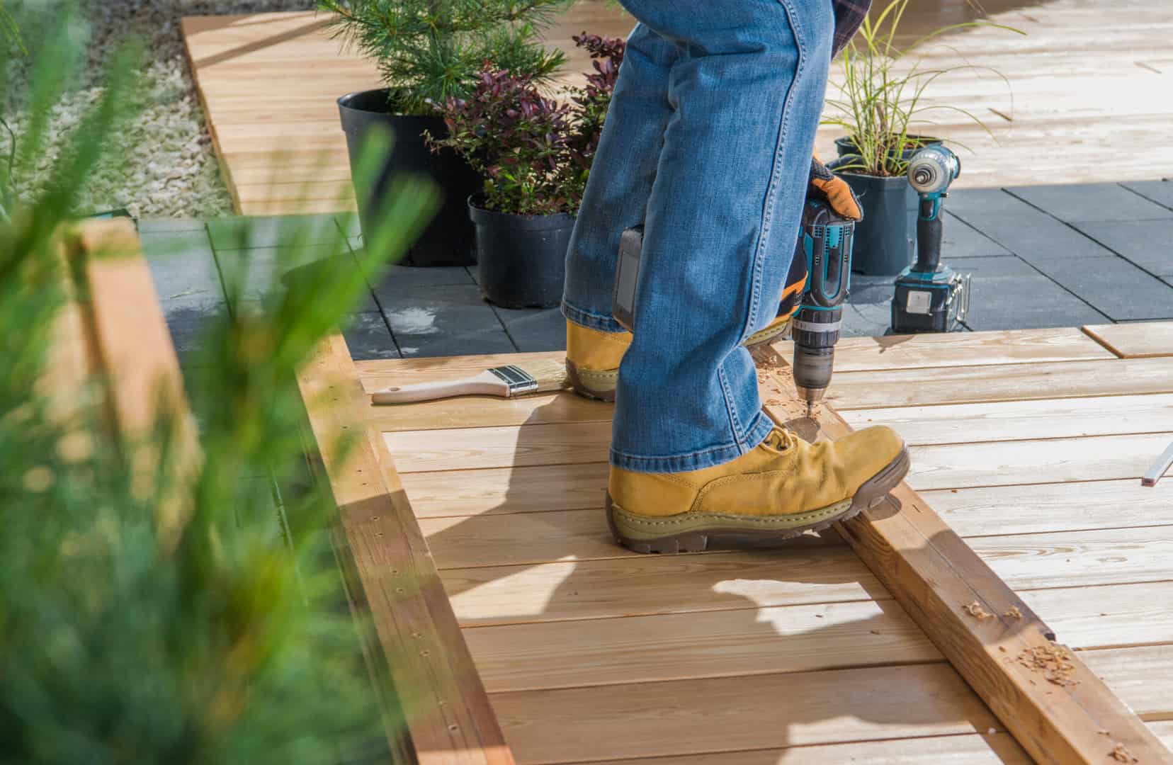 why hire professionals for deck installation